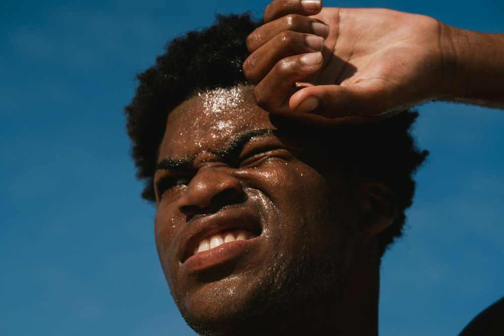 Homme ayant syndrome gilles de la Tourette