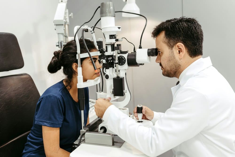 Consultation ophtalmologue pour un larmoiement chronique