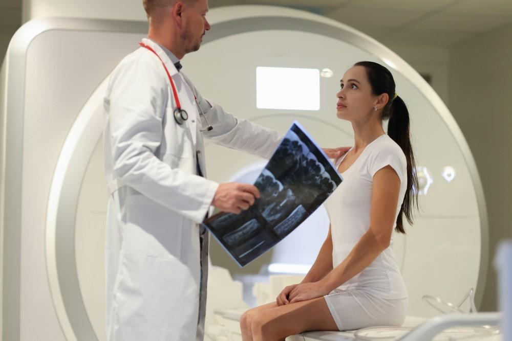 Présentation femme allant passer une irm
